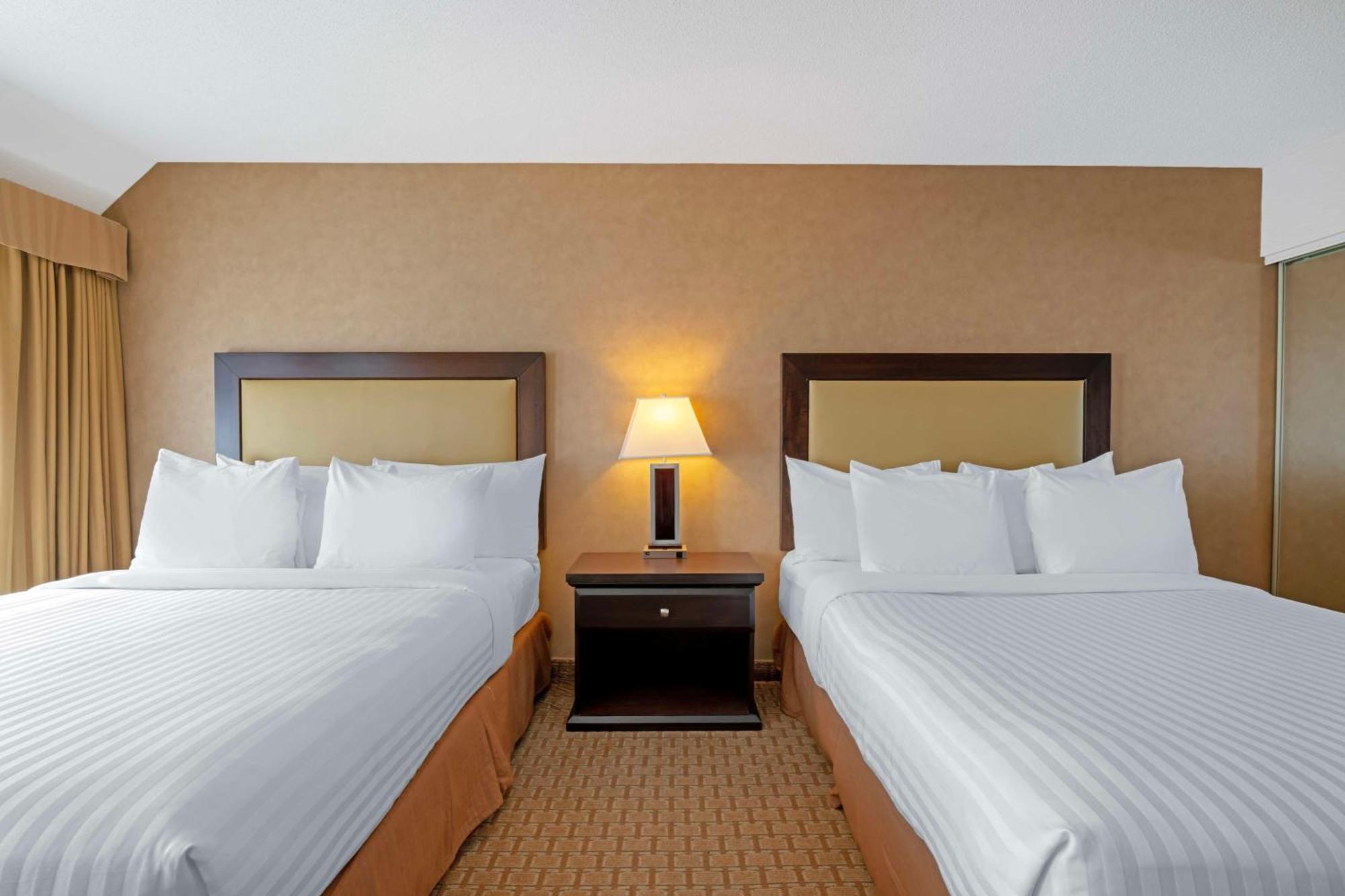 Best Western Plus Emerald Isle Hotel Sidney Buitenkant foto