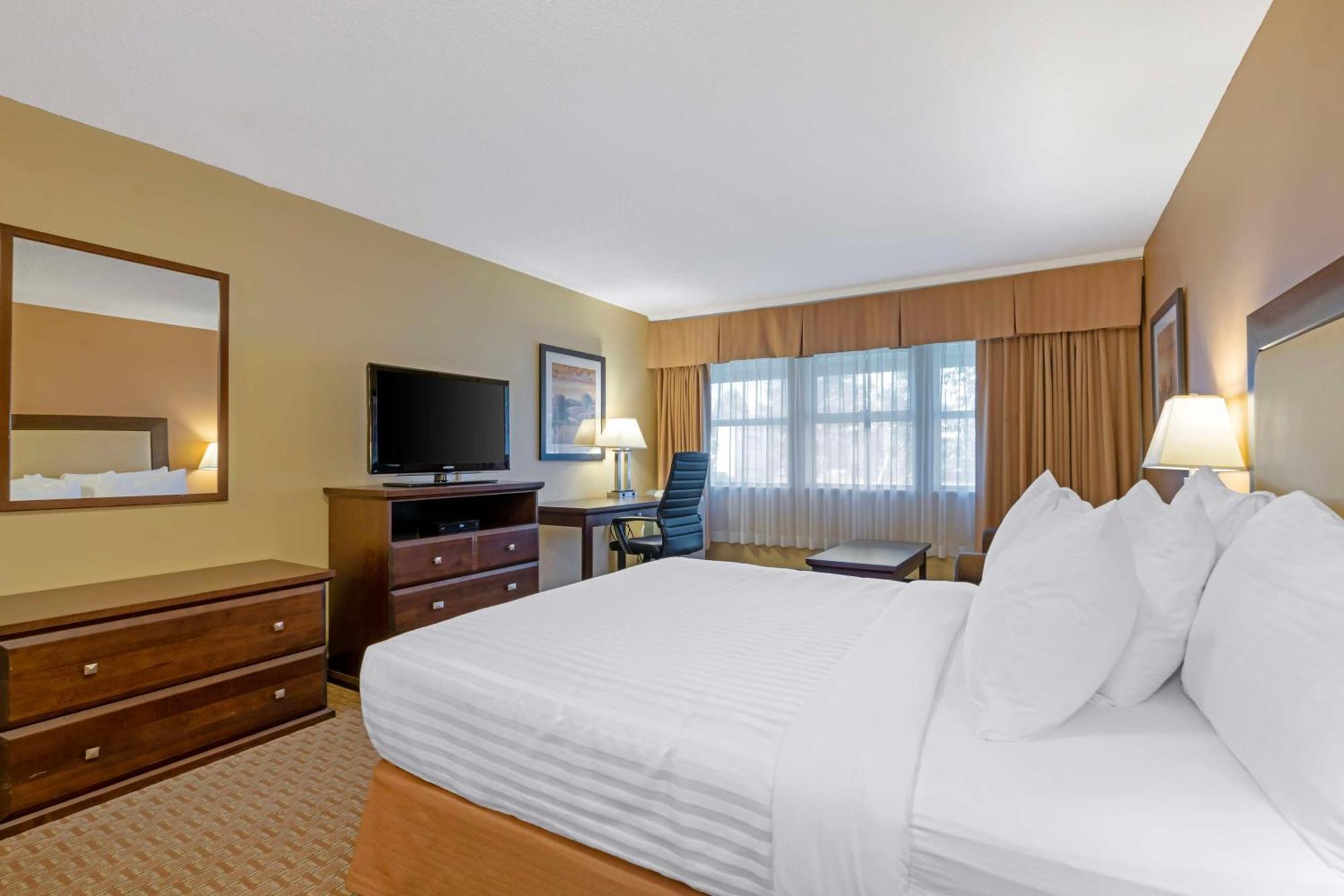 Best Western Plus Emerald Isle Hotel Sidney Buitenkant foto
