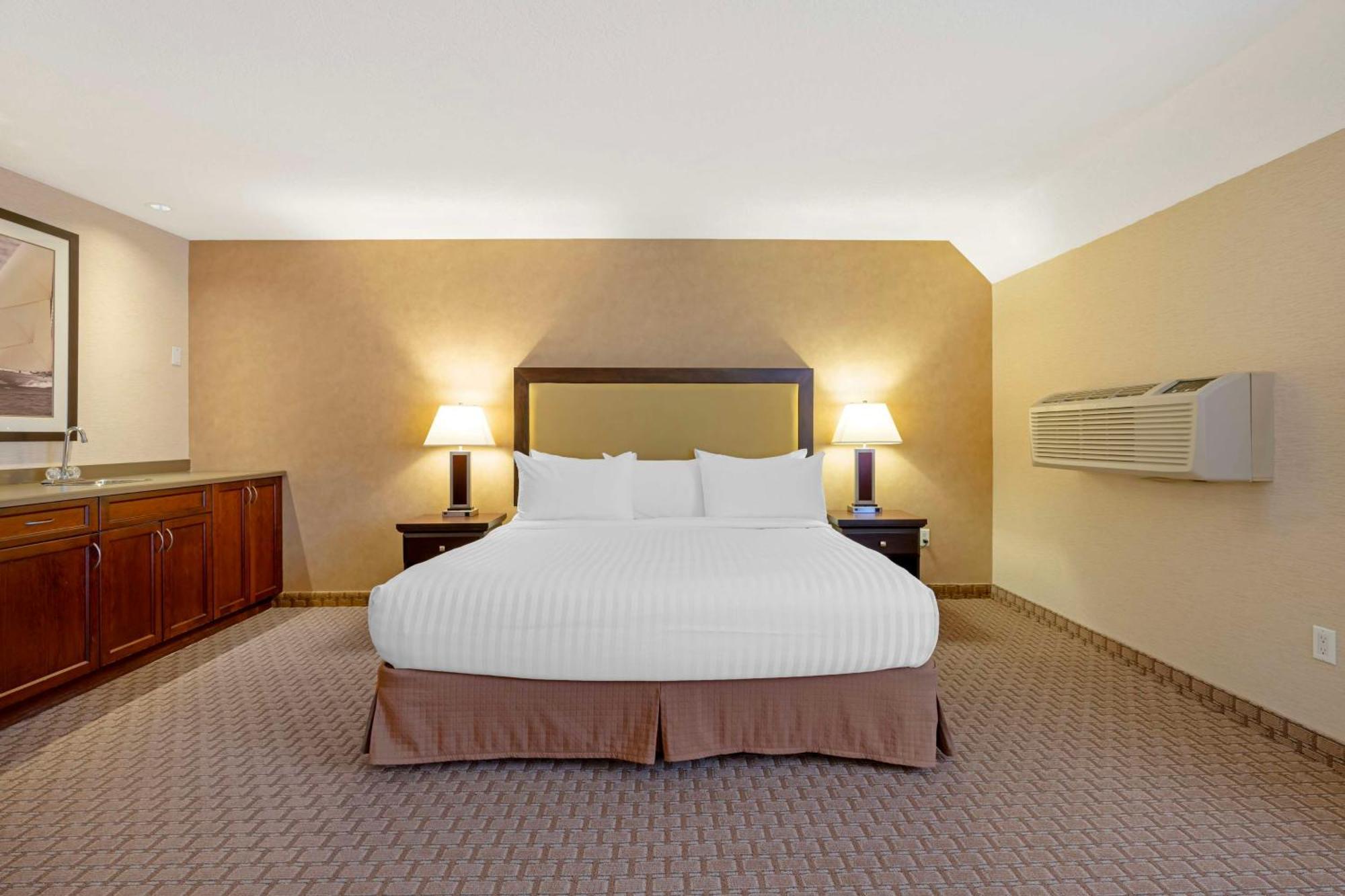 Best Western Plus Emerald Isle Hotel Sidney Buitenkant foto