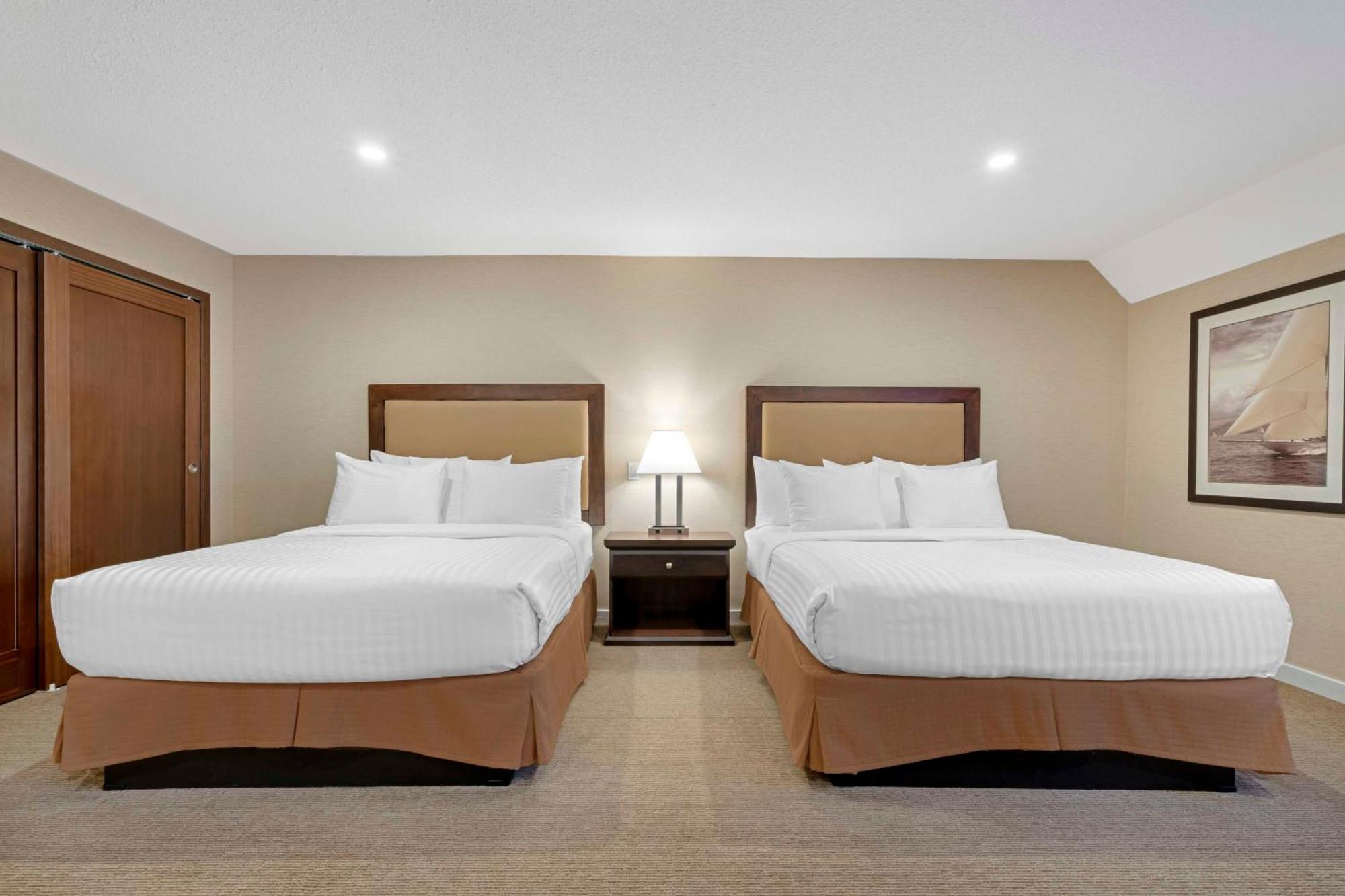 Best Western Plus Emerald Isle Hotel Sidney Buitenkant foto