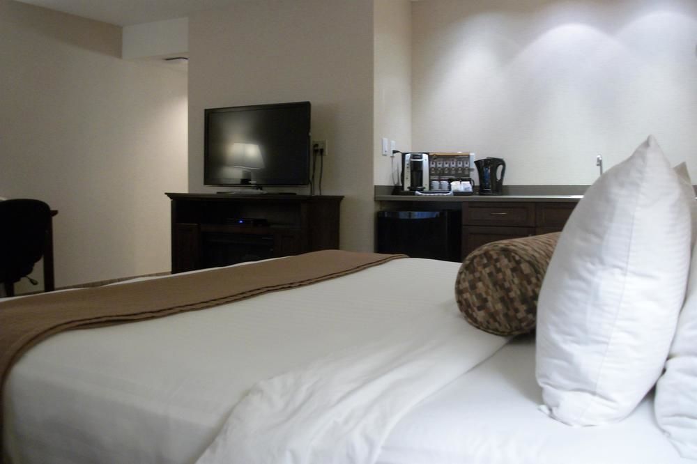 Best Western Plus Emerald Isle Hotel Sidney Buitenkant foto